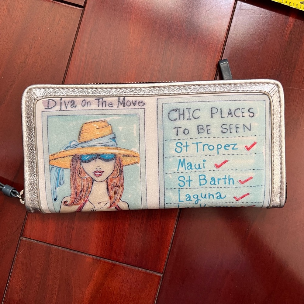 Brighton Fashionista Diva On The Move Tom Clancy Zip Wallet